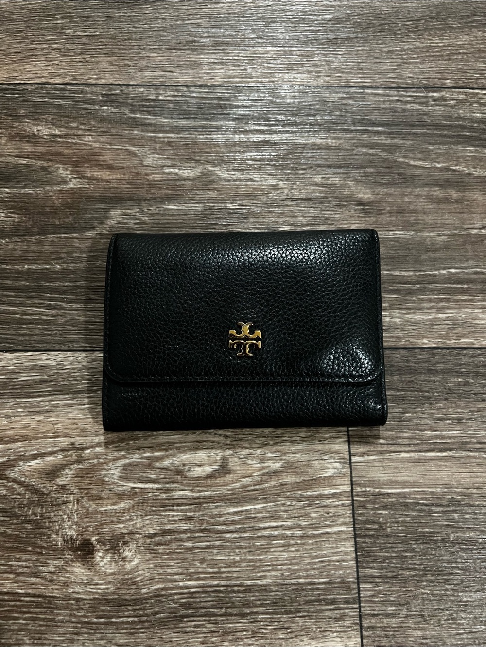 Tory Burch Carter Medium Flap Black Trifold Pebbled Leather Wallet